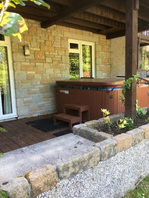 3 Bedroom Lodge With Hot Tub On Lovely Quiet Holiday Park In Cornwall Gunnislake Exterior foto